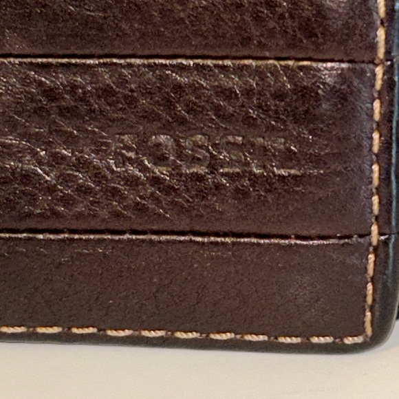 Fossil Unisex Brown Leather Wallet Luxuriously Soft! - Picture 3 of 7